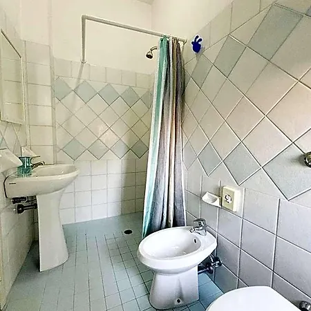 Hotel Dinarica Marotta