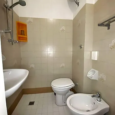 Hotel Dinarica Marotta