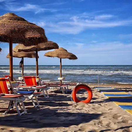 Hotel Dinarica Marotta